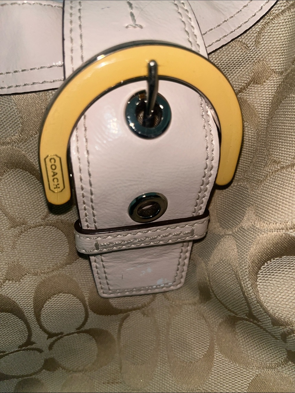 Coach Signature Soho Hobo bag featuring khaki monogram canvas and ivory leather - Picture 6 of 13